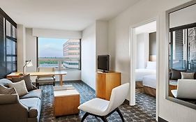 O Hare Renaissance Hotel 4*