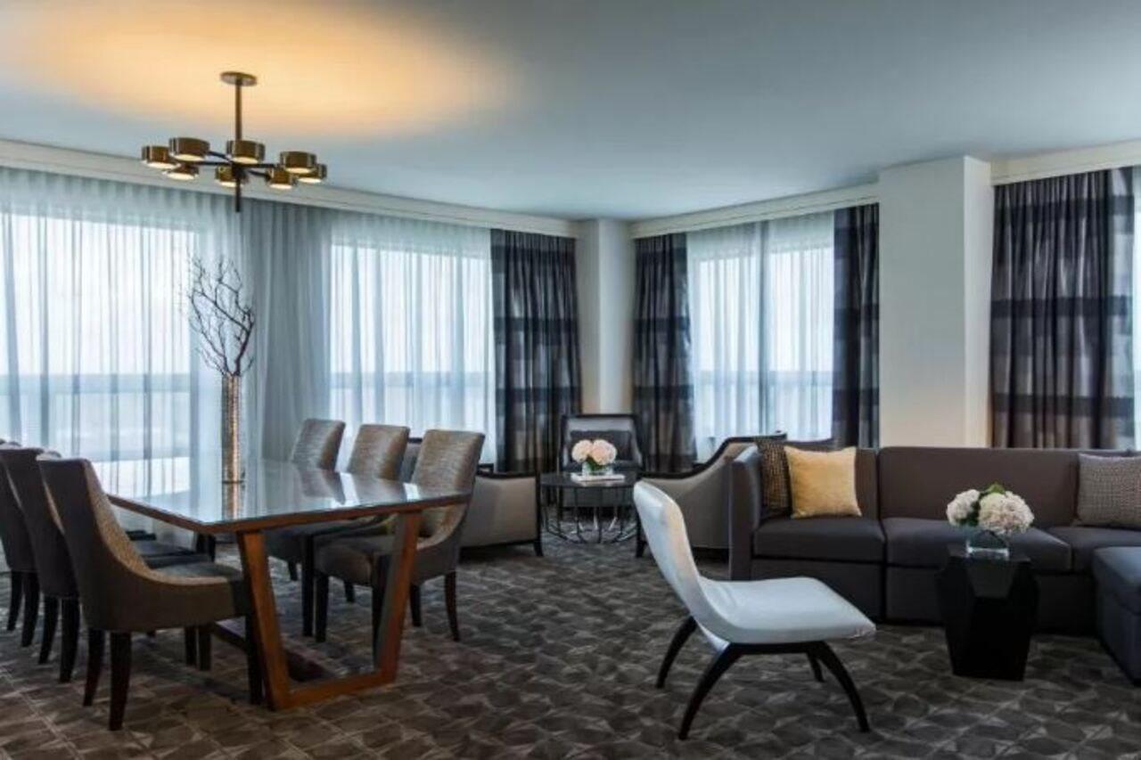 Renaissance Chicago O'Hare Suites Hotel Rosemont Exterior photo