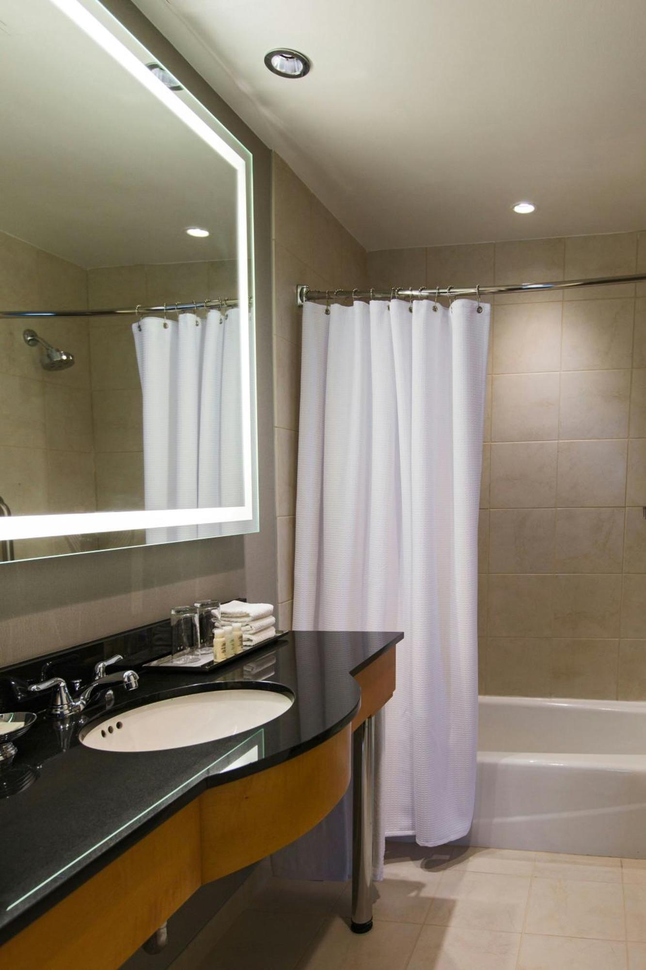 Renaissance Chicago O'Hare Suites Hotel Rosemont Exterior photo