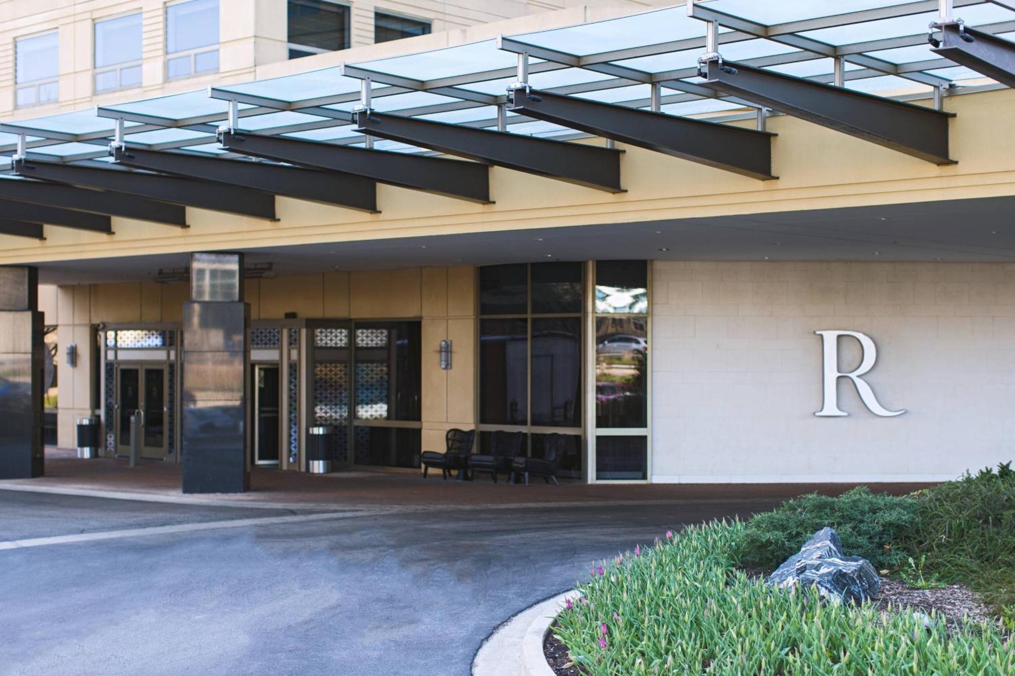 Renaissance Chicago O'Hare Suites Hotel Rosemont Exterior photo